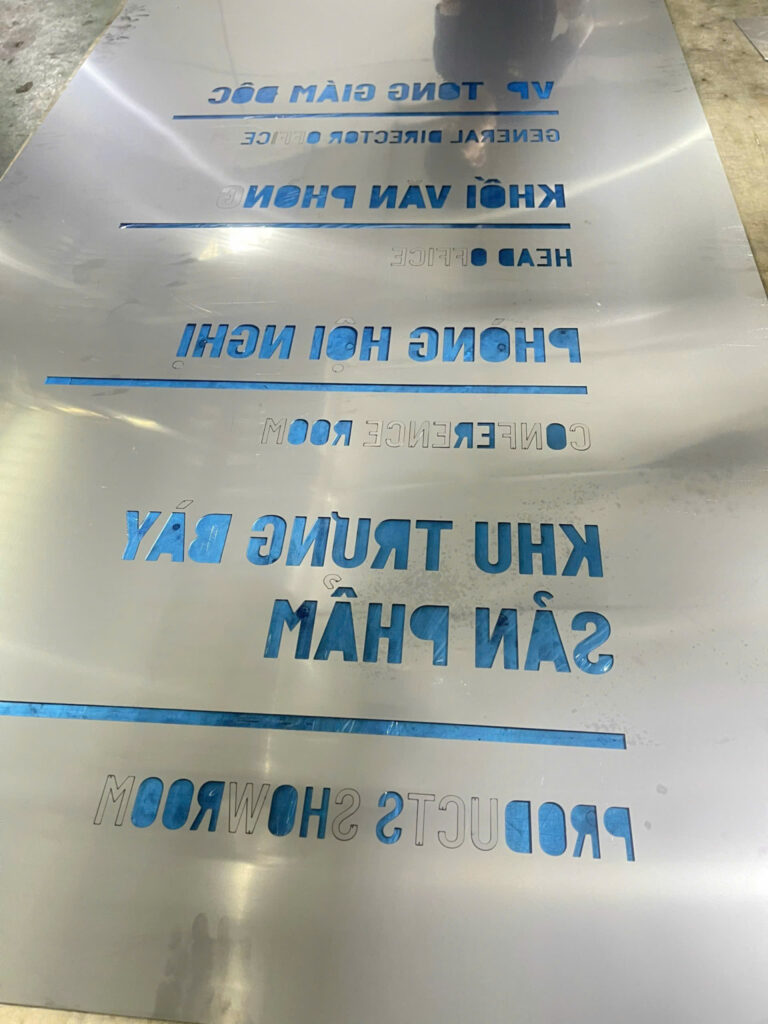 Lợi ích của việc sử dụng inox màu trong quảng cáo và biển hiệu – Inox ...